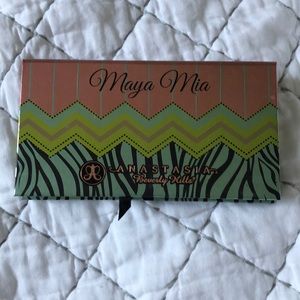 ANASTASIA MAYA MIA 10 EYESHADOW PALETTE